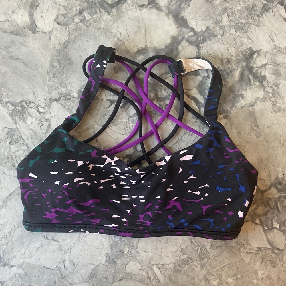 Lululemon Free to Be Wild bra size 4